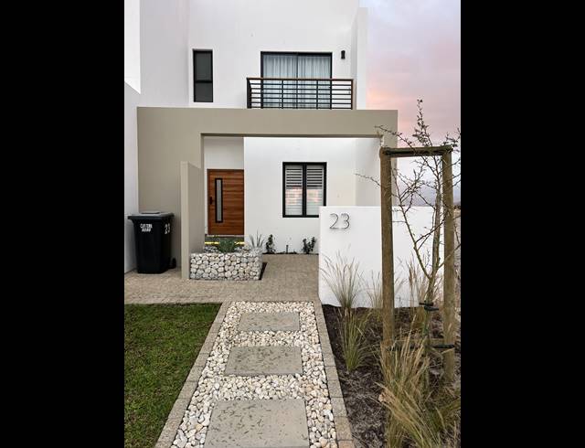 4 BEDROOM HOUSE FOR SALE IN SANDOWN
